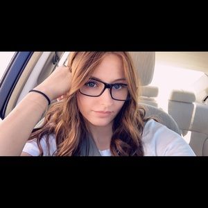 Meet your Posher, Lacey